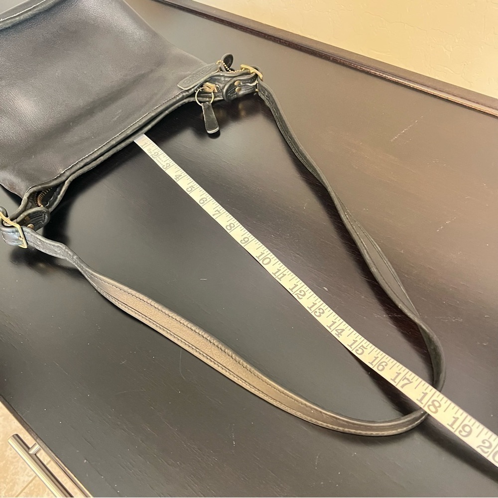 Vintage Coach 1996 medium sized duffle bag with zipper closure, black leather - Picture 16 of 16